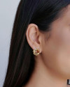Brinco Entrelaçado Vazado Liso 1.5 cm Banhado a Ouro 18K