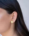 Brinco Redondo Liso com Detalhe Banhado a Ouro 18K