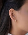Brinco Argola Click Detalhada 1.3 cm Banhado a Ouro 18K