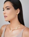Gargantilha Escamas com Madrepérola 14 mm Banhado a Ouro 18K - 40 cm