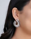 Brinco Gota Detalhada Cravejada Cristal 4.5 cm Ródio Branco