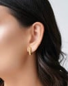Brinco Argola Click Torcida 1.6 cm Banhado a Ouro 18K