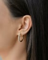 Brinco Argola Click Redonda Cravejada Cristal 2.3 cm Banhado a Ouro 18K