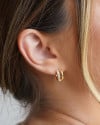 Brinco Argola Click Vazada Cravejada Cristal 1.3 cm Banhado a Ouro 18K