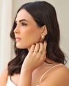 Brinco Argola Fecho Italiano Detalhada Vazada 2.0 cm Banhado a Ouro 18K