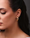 Brinco Orgânico Detalhado 2.4 cm Banhado a Ouro 18K