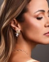 Brinco Flor Gota Pontos de Luz Cristal Banhado a Ouro 18K