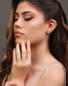 Ear Cuff Pontos de Luz Ovais Safira Rosa Cravejado Cristal Banhado a Ouro 18K