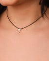 Choker Fio Coreano Preto Cruz Lisa Banhado a Ouro 18K