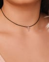 Choker Fio Coreano Preto Cruz Lisa Ródio Branco