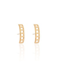 Ear Hook Quadrado Vazado Banhado a Ouro 18K